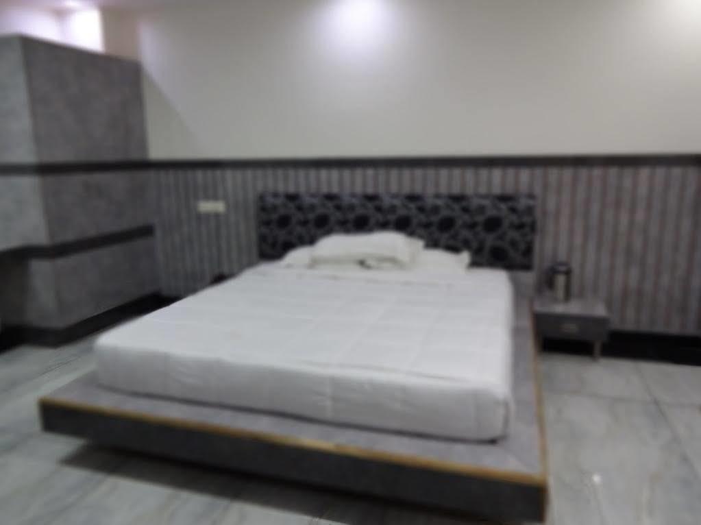 Hotel Shree Vinayak Palace Bhopal Bagian luar foto