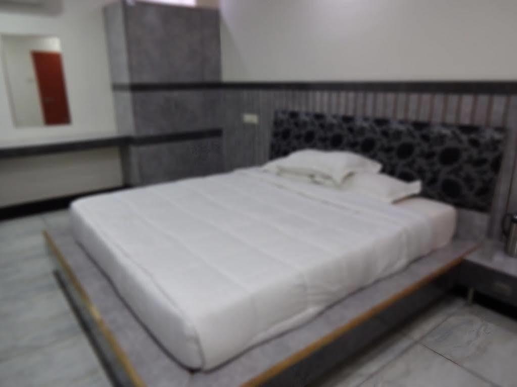 Hotel Shree Vinayak Palace Bhopal Bagian luar foto