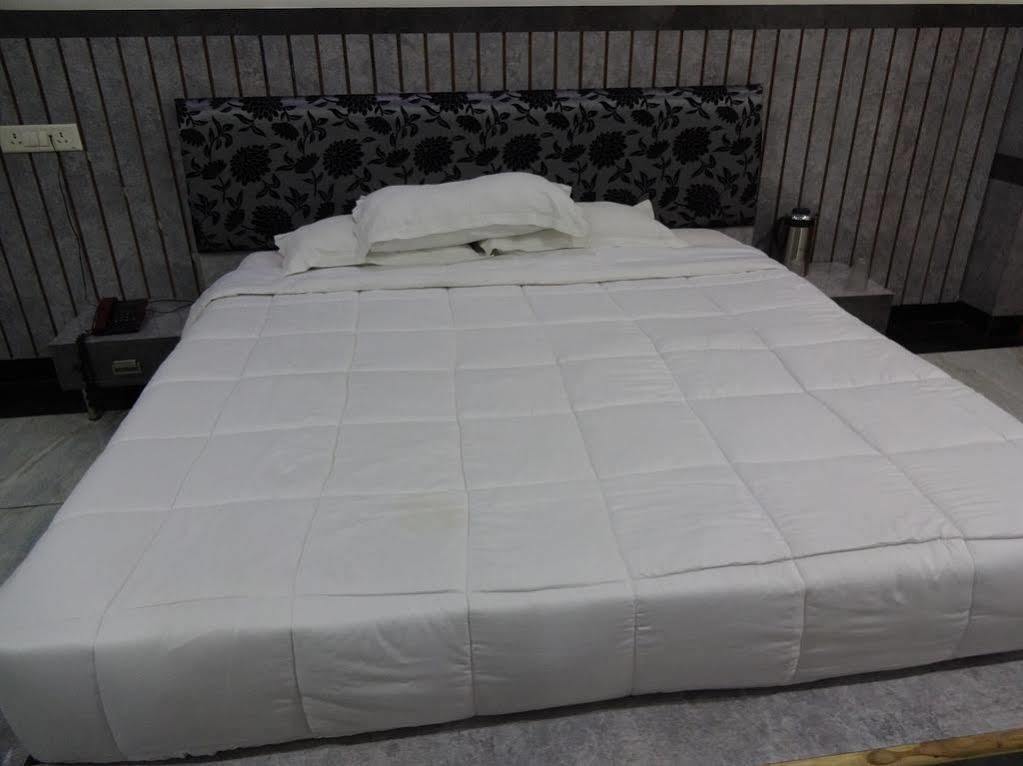 Hotel Shree Vinayak Palace Bhopal Bagian luar foto