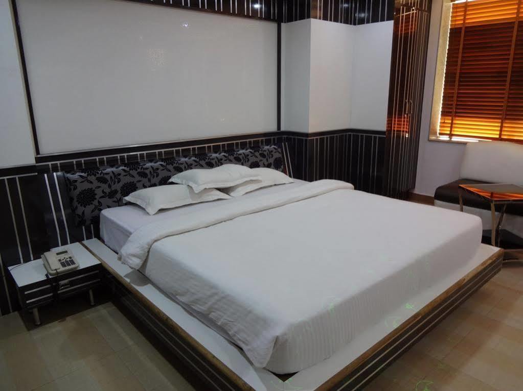 Hotel Shree Vinayak Palace Bhopal Bagian luar foto