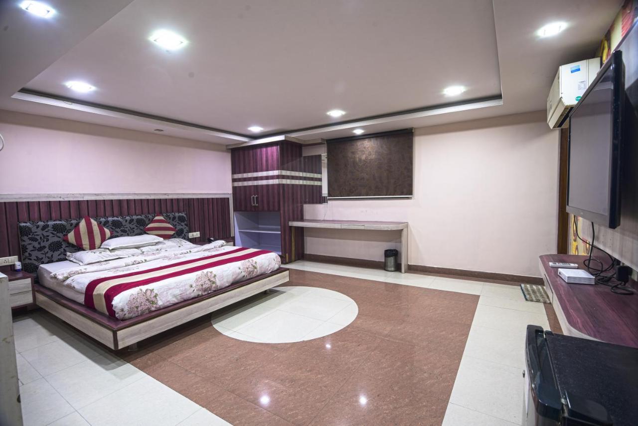 Hotel Shree Vinayak Palace Bhopal Bagian luar foto